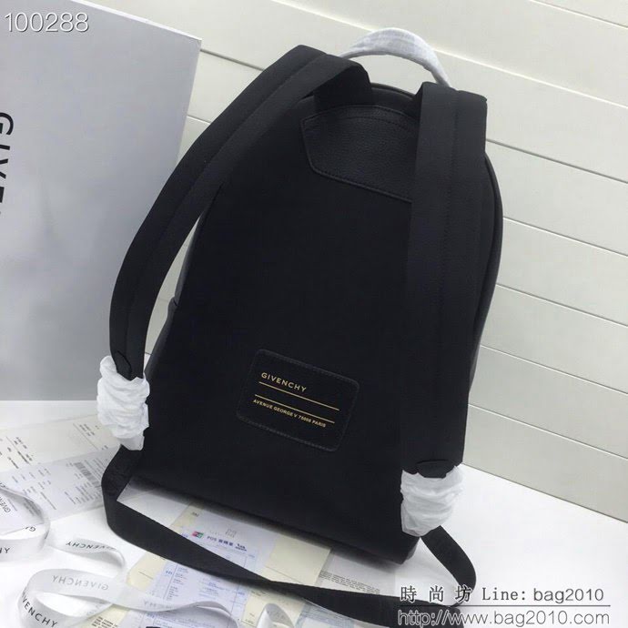 GlVENCHY紀梵希 雙肩包 頭層牛皮 原版亞銀五金 休閒背包 潮人必備款  tsg1086